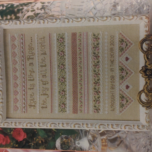 Just CrossStitch Magazine June 2000 - Picture 6 of 16